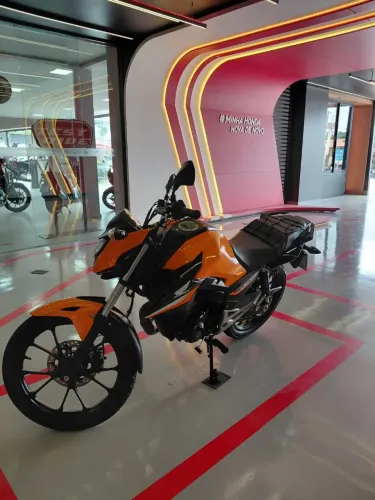 Honda CG 160 Titan Laranja - Único Dono, Histórico Completo Honda