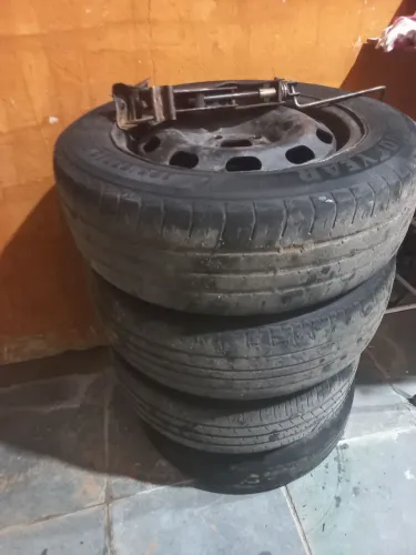 Aros com pneus meia vida 15 e 14 Volkswagen