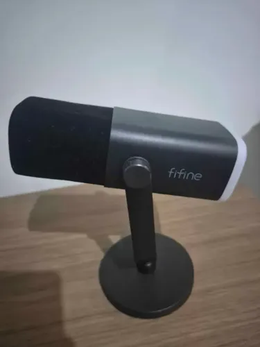 Microfone AM 8 Dynamic (Fifine) + Suporte