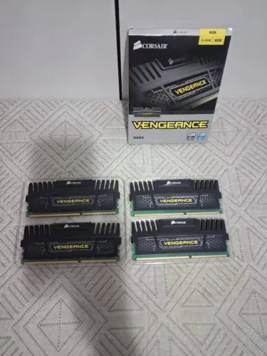 USADO - Kit 16GB (4x4GB) Corsair Vengeance DDR3 1600MHz CL9