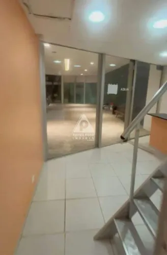 Sala comercial em ipanema em piso porcelanato!!!