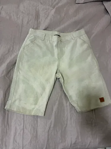 Bermuda jeans bege tam. 16