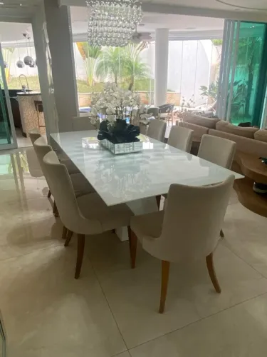 Mesa de Jantar Laca Branca 2,40m + 8 Cadeiras Suede