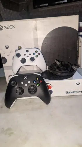 XBOX SÉRIE-S COM DOIS CONTROLES E JOGOS