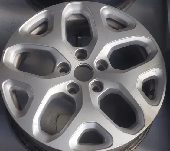 Roda original Renault Captur aro 17 Uma unidade 