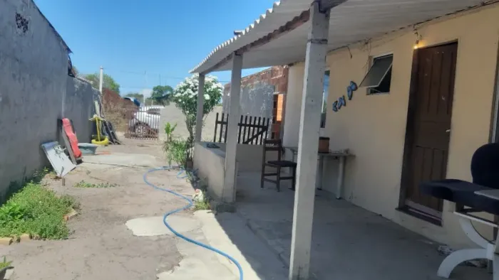 Casa em Arraial do Cabo à 100mts da Ponta da Alcaíra/Arubinha com quintal 30x10