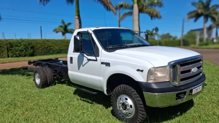 F4000 4X4 NO CHASSI