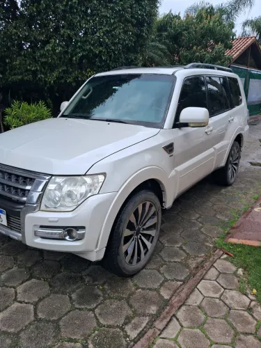 Mitsubishi Pajero HPE Full 3.2 4X4 T.i.dies. 5P AUT 2015