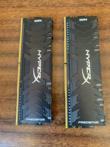 Memória Ram HyperX DDR4 RGB 8GB 4000MHz