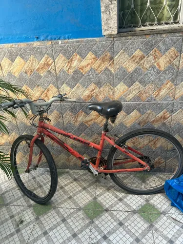 Bicicleta (com defeito)