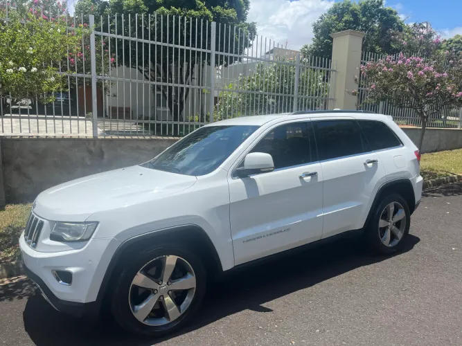 Jeep Grand Cherokee Limited 3.0 TB Dies. AUT 2014