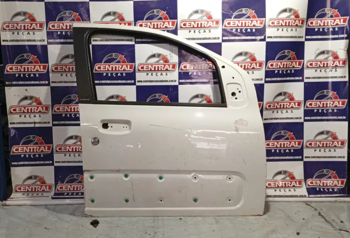 Porta dianteiro direito Fiat uno way 2014