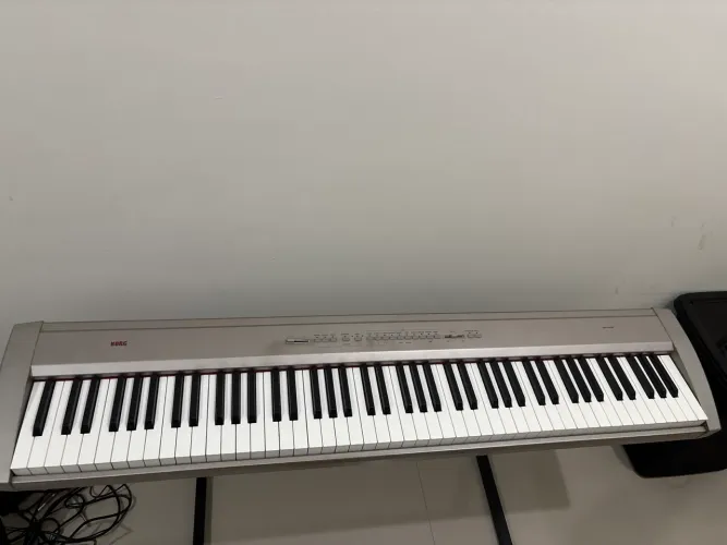 Piano Korg PS200