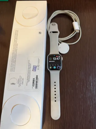 Apple Watch S8 41mm Usado