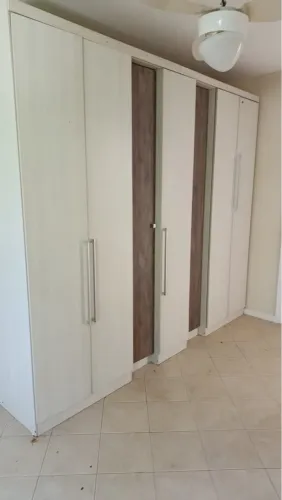 Guarda roupa 6 porta muito bom