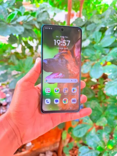 Troco moto g75 GB 256 ram 12 telefone novíssimo troco por iPhone só não pego iPhone 8 plus