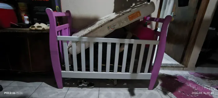 Berço com colchão 