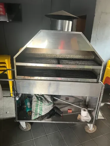 Vendo carrinho de churrasquinho
