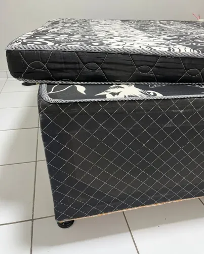 Cama box com colchão auxiliar