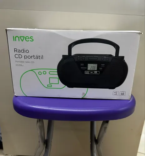 Rádio CD portátil Inves modelo KS218U