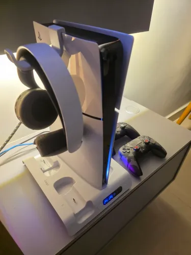 Vendo PlayStation 5 Slim 1TB (Digital) - 1 ano de uso