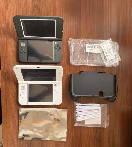 Dois New Nintendo 3DS XL LL japoneses para manutenção ou peças