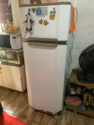 Vende-se geladeira