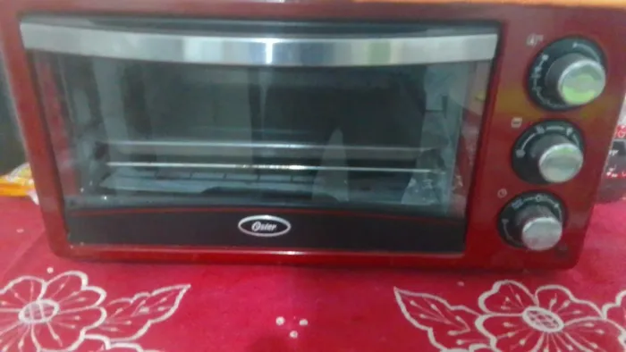 Forno elétrico vermelho
