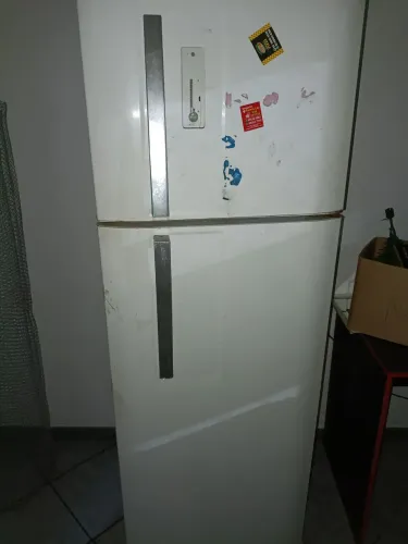 Geladeira Electrolux 2 portas - funcionando - R$ 250