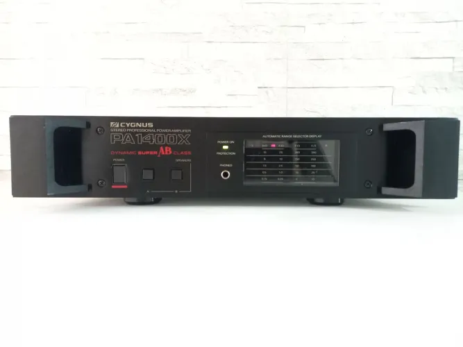 Amplificador Cygnus PA 1400 X, LINDO!!!!, funcionando perfeitamente.