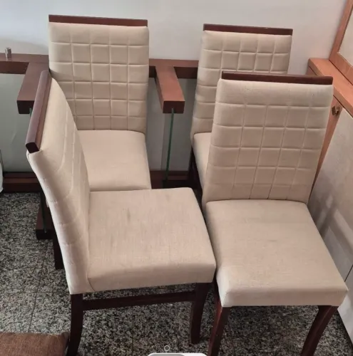 4 Cadeiras de Madeira Maciça com Estofado de linho e Mesa de vidro de 1,60 e Base de madei