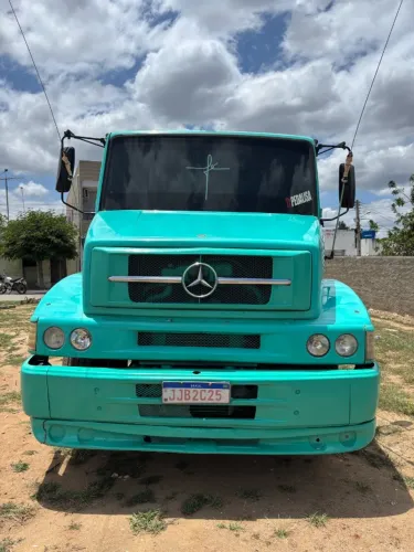 Mercedes-Bens 1620
