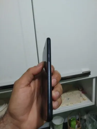 um pequeno trinco na tela abaixo não interfere em nada