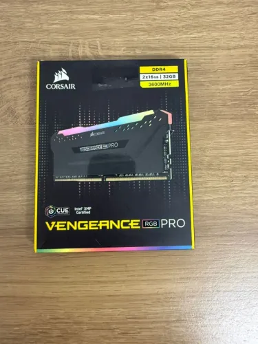Memória Corsair Vengeance Pro DDR4 32GB 3600Mhz RGB