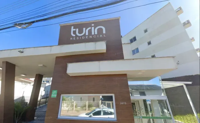 Apartamento terreo com 2 quartos e sacada com churrasqueira no bairro São Sebastião