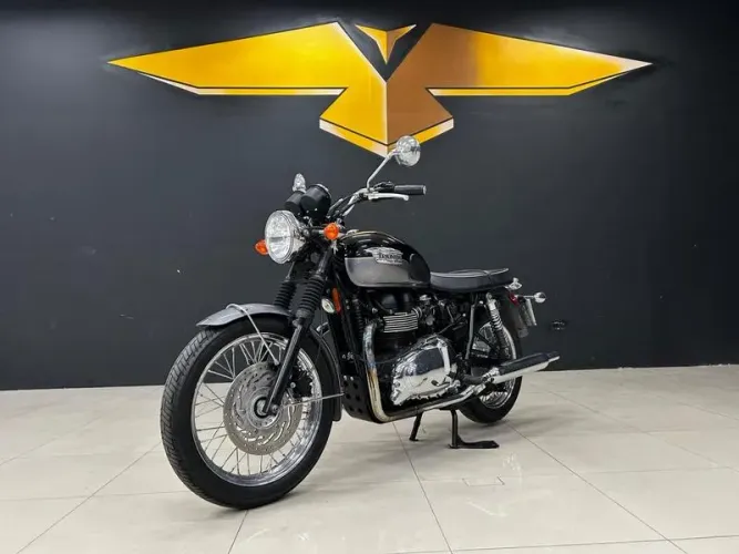 TRIUMPH BONNEVILLE T100 2013