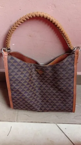 Bolsa Satinato Grande Monograma Marrom com Alça Trançada