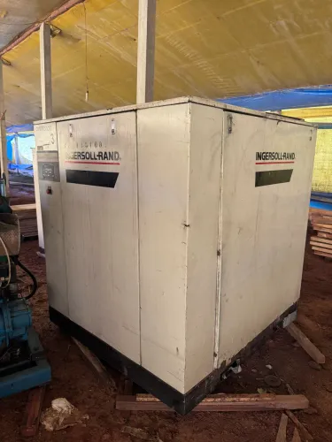 Compressor de Parafuso Ingersoll Rand SSR-XF100 100 HP + Secador DPR 210