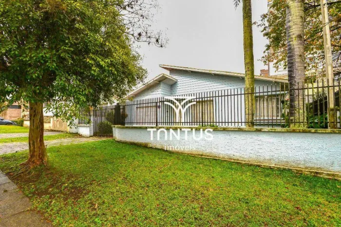 Casa com 3 dormitórios para alugar, 205 m² por R$ 3.900/mês - Ahú - Curitiba/PR