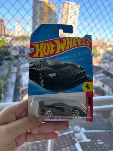 Hot Wheels Ferrari F40 Competizione - Eleita a melhor Ferrari do ano.