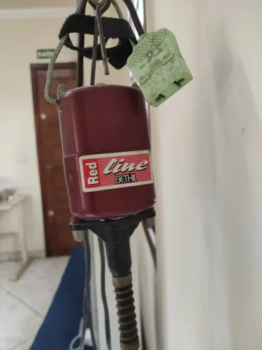 Vendo 2 motores de bancada+ suporte de motor 