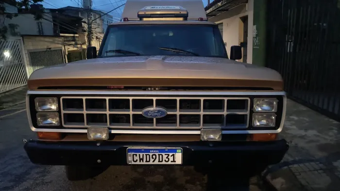 F-1000 Super Diesel Motor MWM229 Motorhome