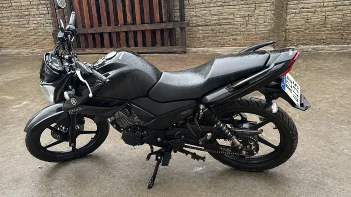Vende-se Fazer 150 24/25