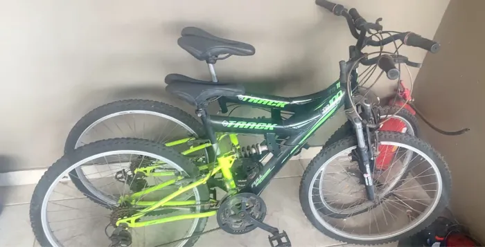 Duas bicicletas