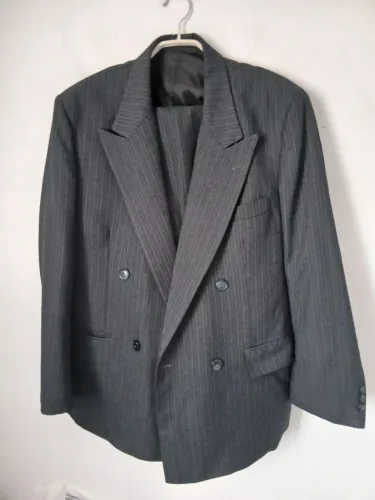 Lindo terno GARBO n50 praticamente novo 
