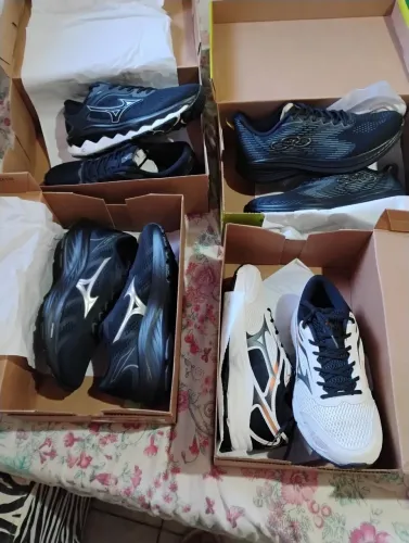 4 pares te tênis novos