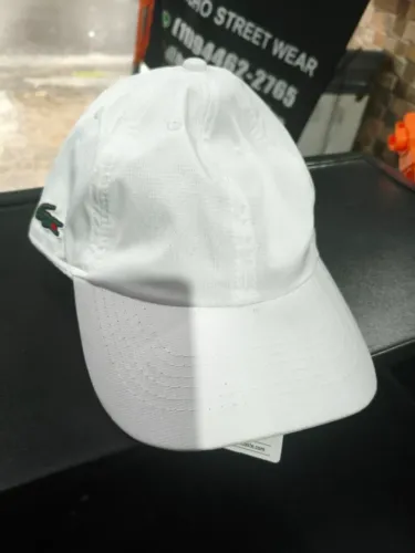 Boné branco zero