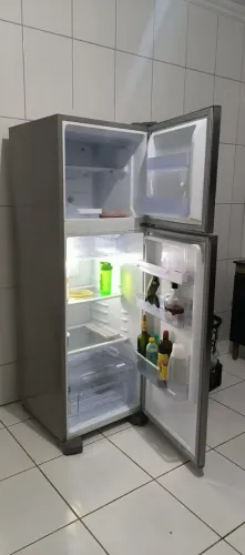 Geladeira Electrolux Frost Free 371L Turbo Congelamento Duplex Cor Inox (DFX41)