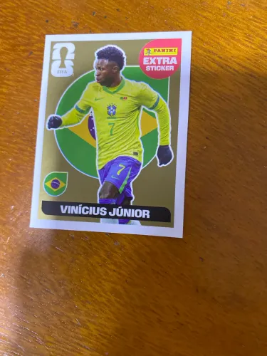 Vendo ou troco Figurinha da copa Vinícius Júnior dourada