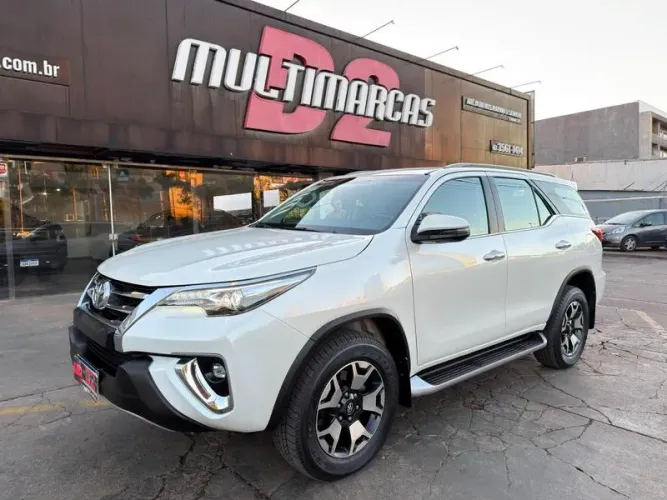 Toyota Hilux SW4 SRX 4X4 2.8 TDI 16V Dies. Aut. 2018